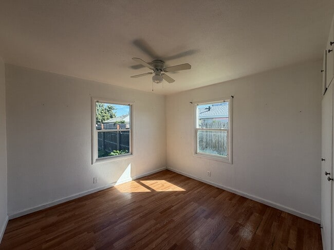 Building Photo - 1534 Melrose Ave