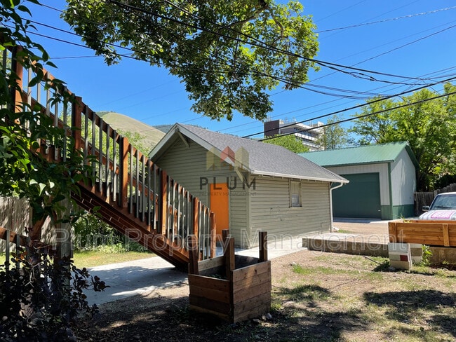 Building Photo - 527 Eddy Ave
