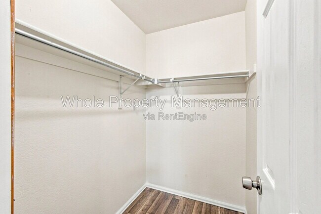 Building Photo - 3189 E 106th Ave
