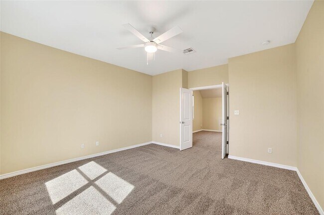 Building Photo - 1090 Sussex Way
