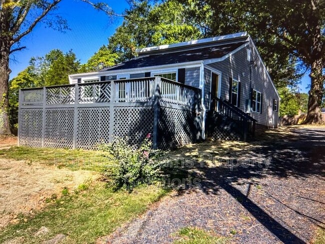 Building Photo - 1003 Willow St