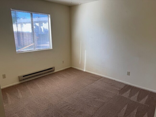 Building Photo - 4800 N Arnold Dr