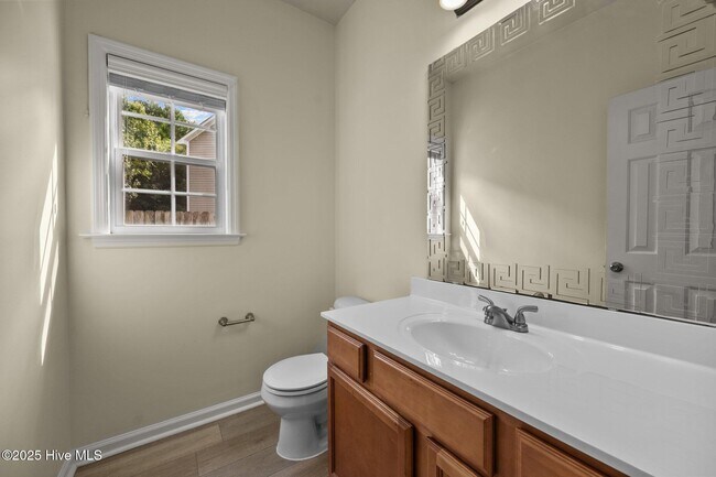 Building Photo - 1004 Summerfield Ct