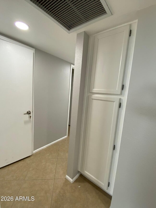 Building Photo - 1055 N Recker Rd