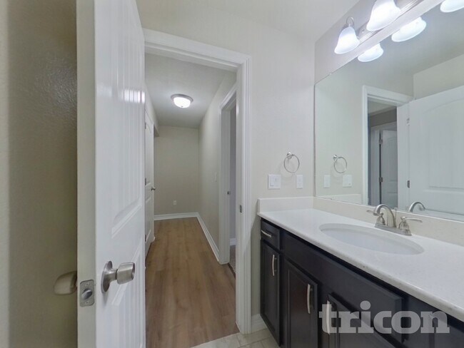 Building Photo - 13485 Park Meadows Dr