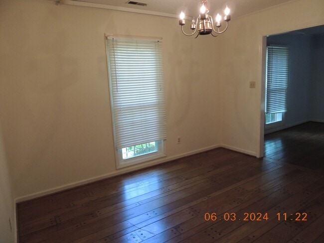 Building Photo - 102 Epworth Dr