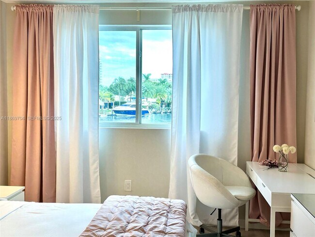 Building Photo - 201 Golden Isles Dr