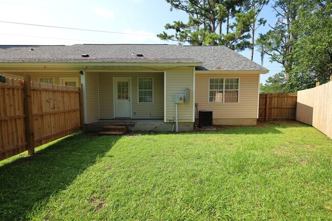 Building Photo - 3100 Tyndall Dr