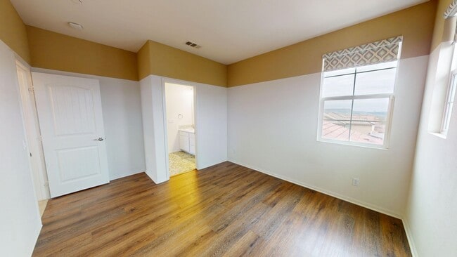 Building Photo - Former MODEL HOME | Great Location