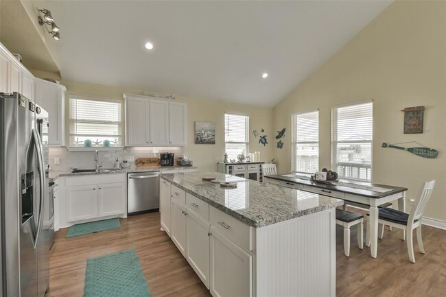 Building Photo - 4022 Fort Bend Dr