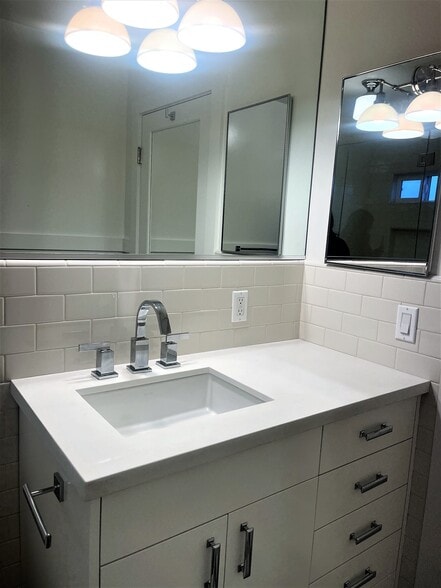 bathroom - 1168 Grant Ave