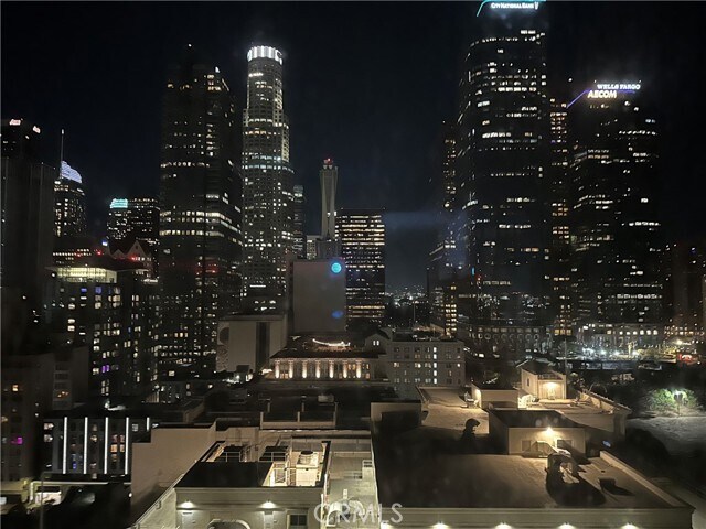 Building Photo - 400 S Broadway