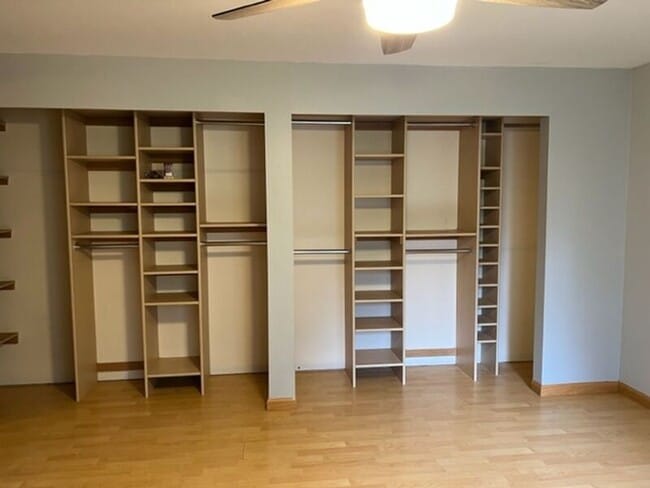 Building Photo - 26525 Fox Hill Dr N