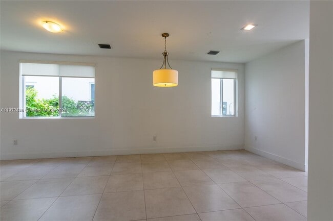 Building Photo - 6839 NW 103rd Ave