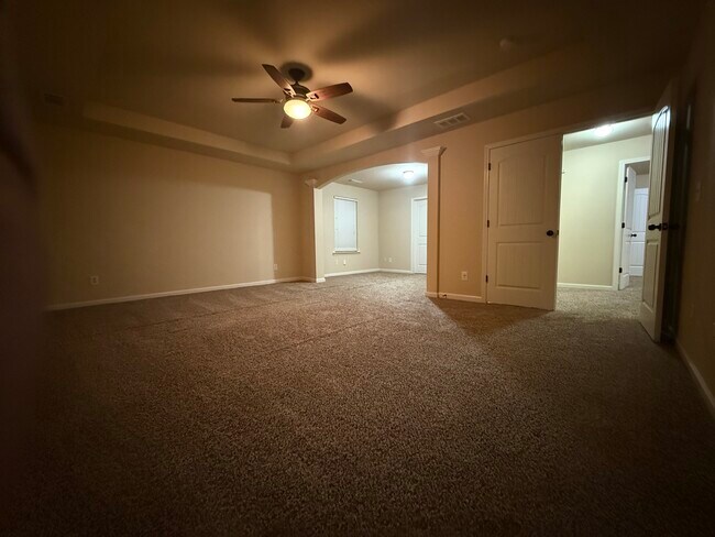 Building Photo - 2056 Tweed Dr