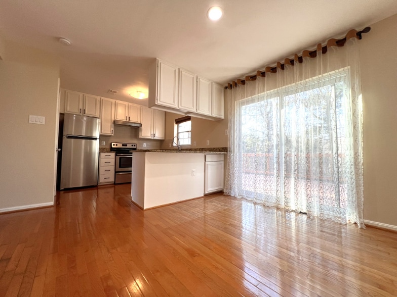 Building Photo - 9894 Burke Pond Ct