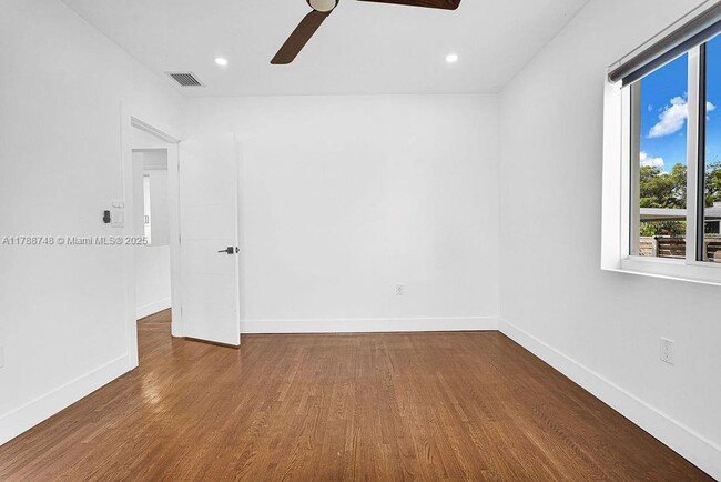 Building Photo - 234 NW 45th St