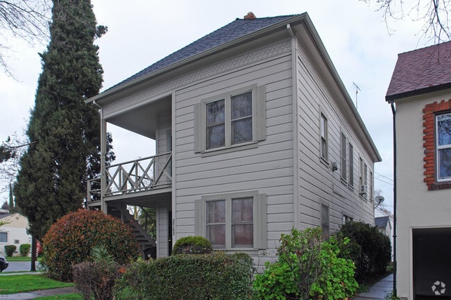 Building Photo - 2701-2703 T St