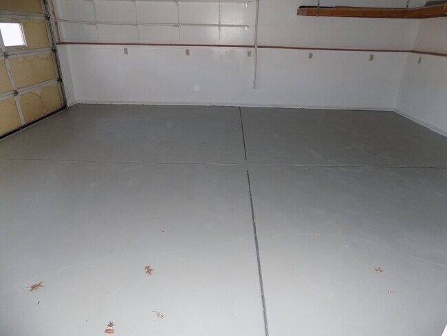 Building Photo - 6012 Fleetwood-