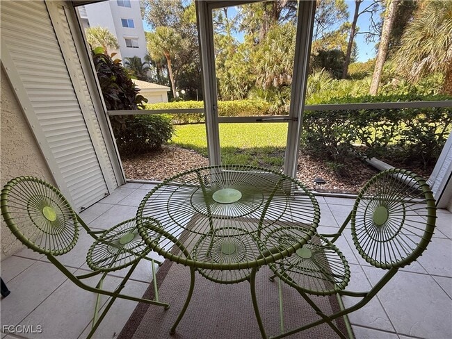 Building Photo - 285 Naples Cove Dr