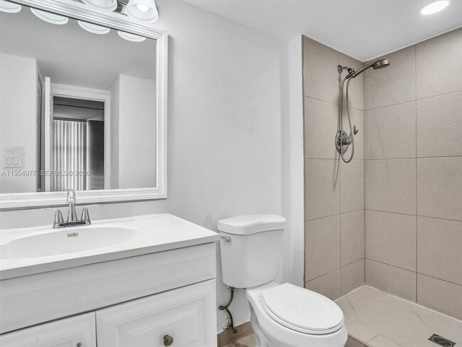 Building Photo - 3675 N Country Club Dr