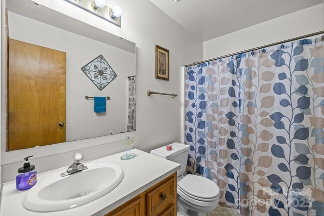 Building Photo - 1614 Bradford Ct