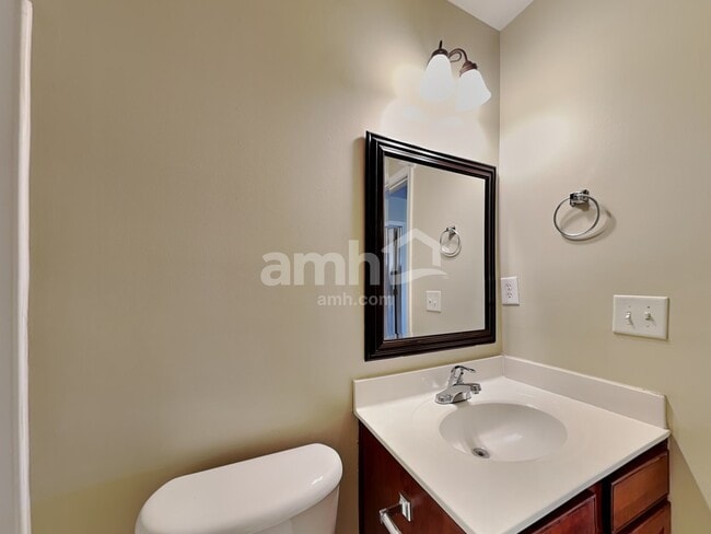 Building Photo - 107 Elba Dr