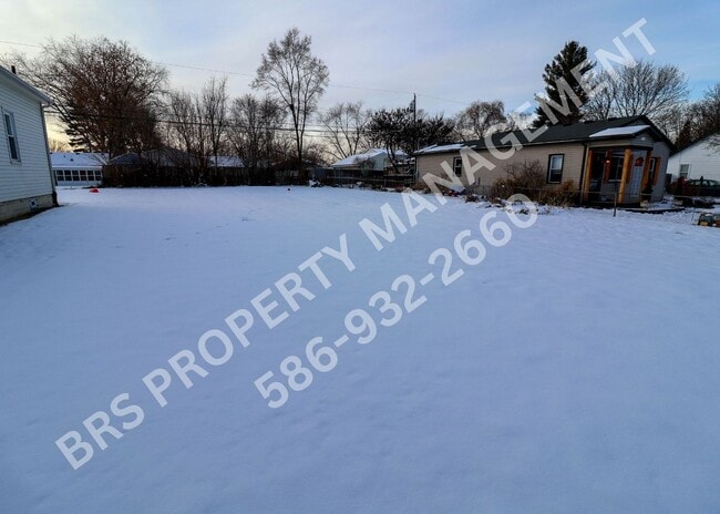 Building Photo - 1 Bed, 1 Bath House In Rochester Hills