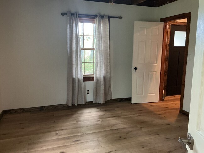 Building Photo - 360 Wood Landing Rd