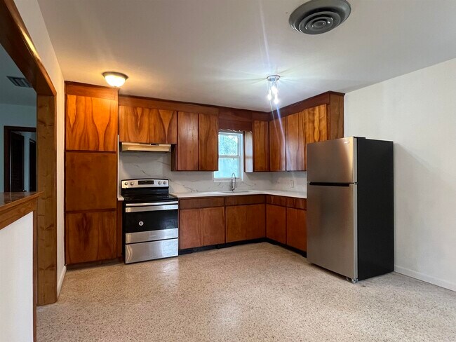 Building Photo - 58 Riberia St