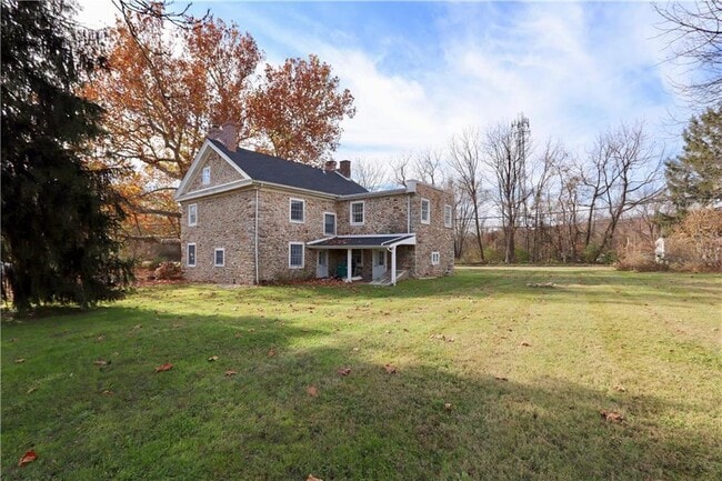 Building Photo - 4355 Old Bethlehem Pike