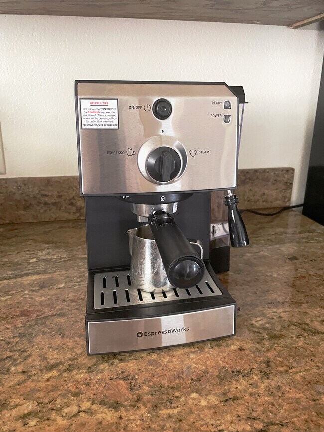 Building Photo - 323 Bodmer Ln