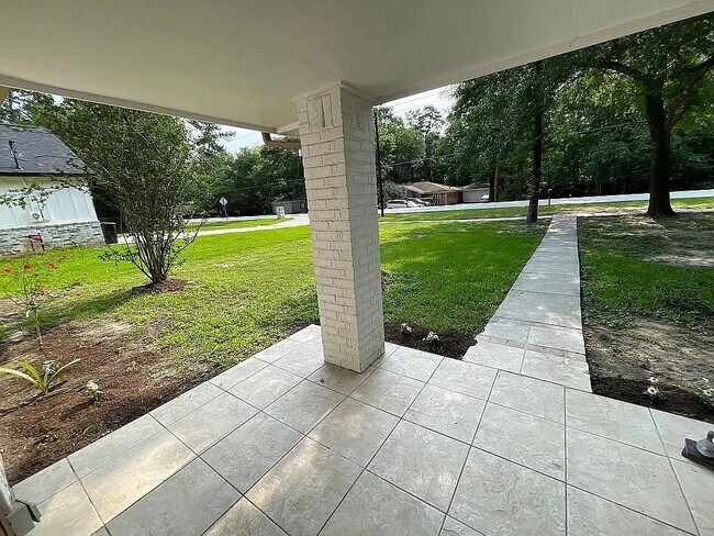 Building Photo - 25723 Glen Loch Dr