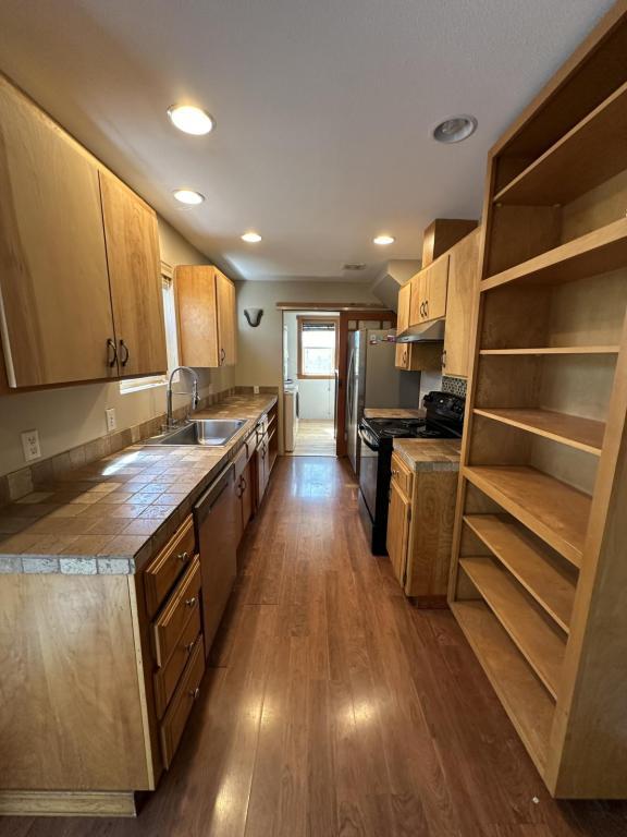 Building Photo - 220 W Hersey St
