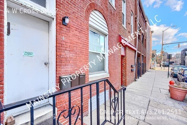 Building Photo - 4 W Cross St