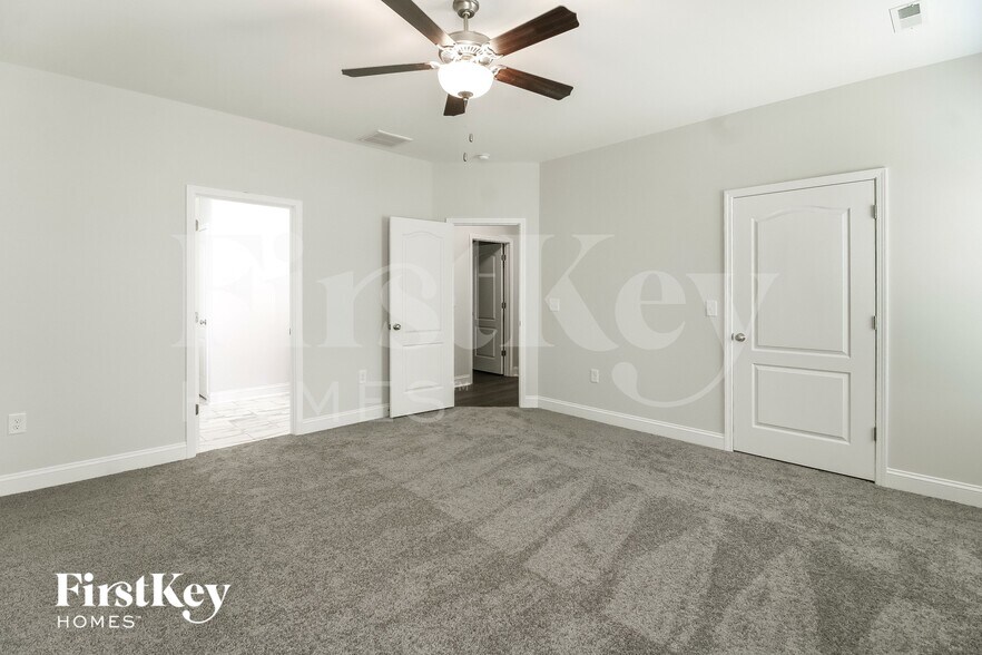 Building Photo - 4641 Skyview Trail