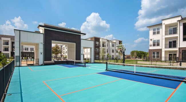 Building Photo - 1301 Leah Ave