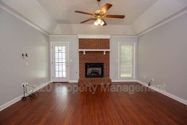 Building Photo - 2234 Birchwood Dr