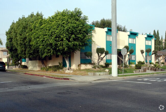 Building Photo - 903 N Eucalyptus Ave