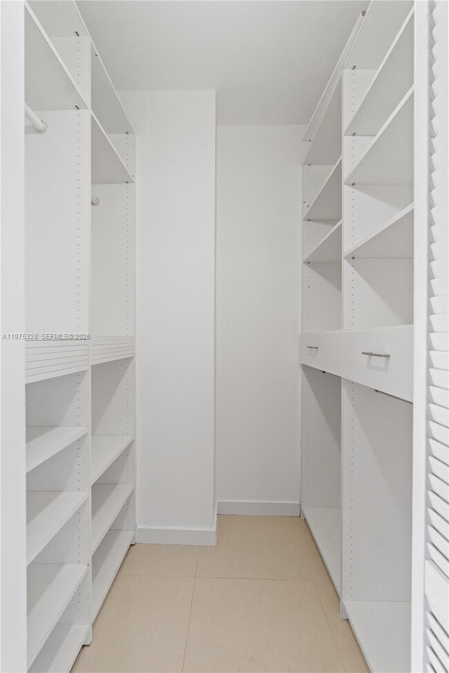 Building Photo - 7601 E Treasure Dr