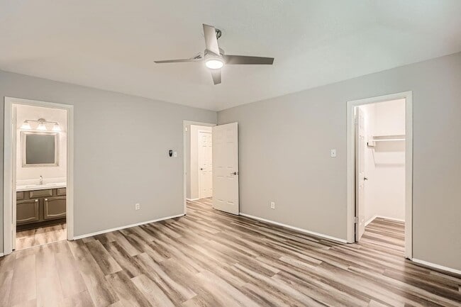 Building Photo - 401 Summer Pl Ct