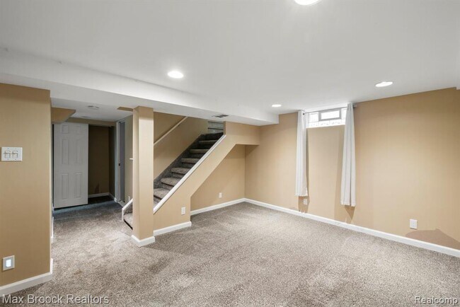 Building Photo - 3602 Elmhurst Ave