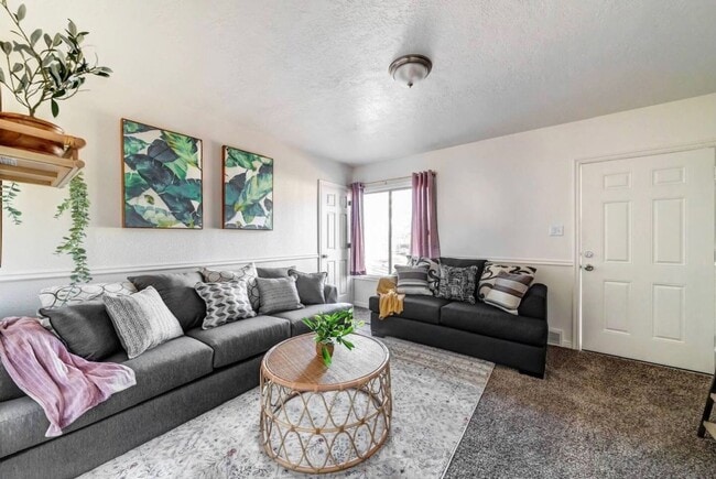Building Photo - Cozy 4 bedroom 2 bath house in Provo