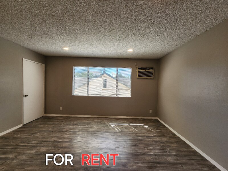 Building Photo - 14743 Sylvan St