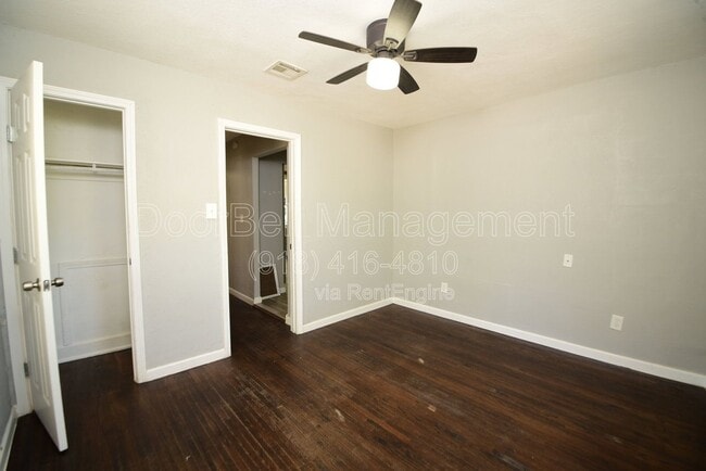 Building Photo - 613 E Xyler St