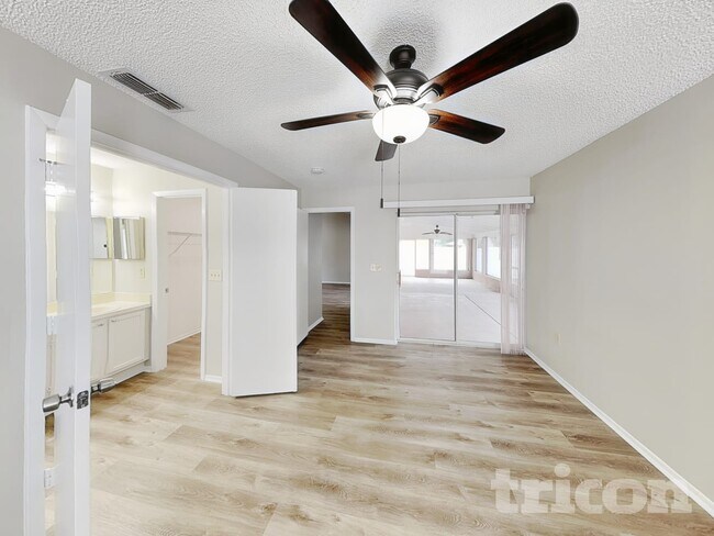 Building Photo - 714 49th St E