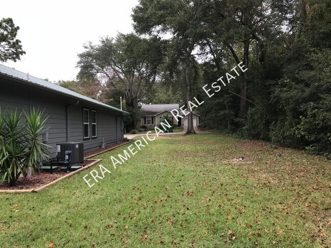 Building Photo - 205 Esmond Ct