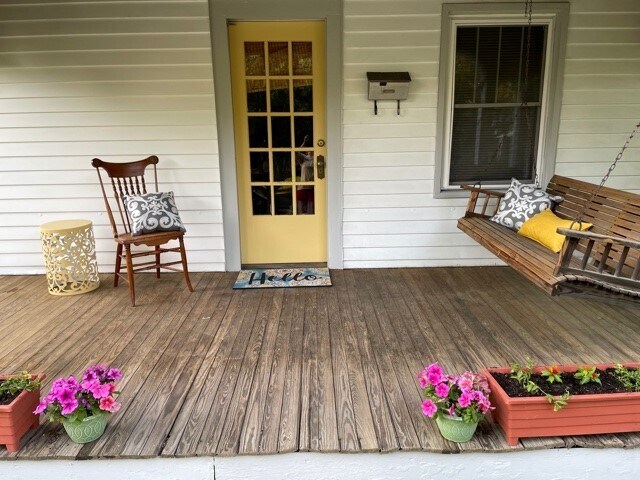 Great porch with swing! - 209 E Vermilya Ave