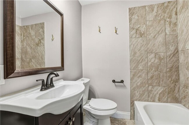 Building Photo - 2866 Belvedere Ln