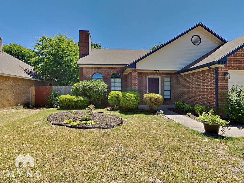 Building Photo - 837 Collins Blvd